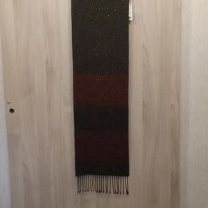 NWT Steve Madden gold metallic scarf